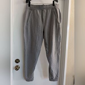 Lululemon Mens Grey Joggers Zippered Pockets Size XL Inseam 30 Inches